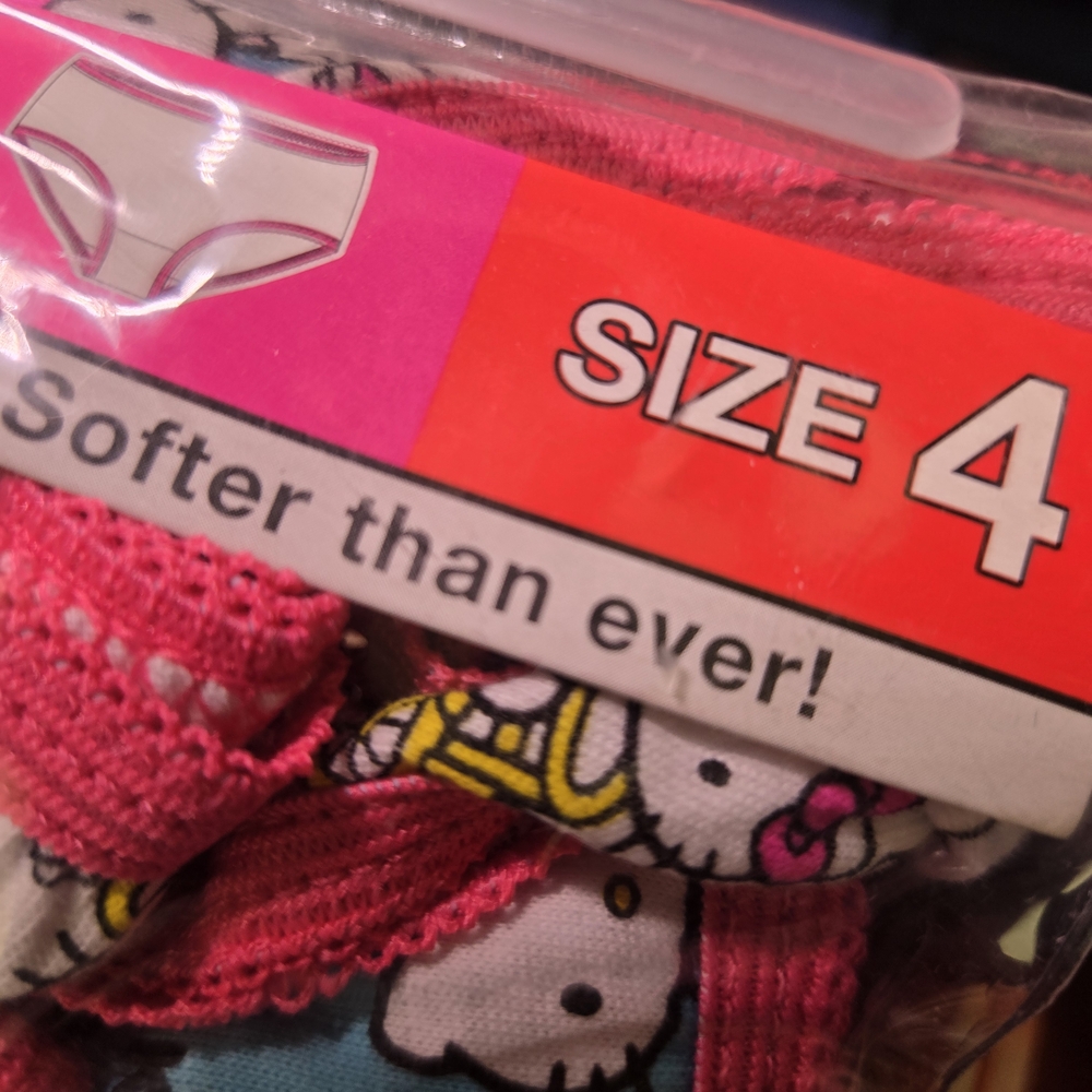 Hello Kitty Girls NEW 7-Pack Briefs Underwear - Size 4 - 100% Cotton - Picture 5 of 5